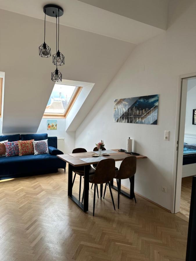 Klimatisiertes Dachgeschoss In Zentrum Wiens Apartment Wien